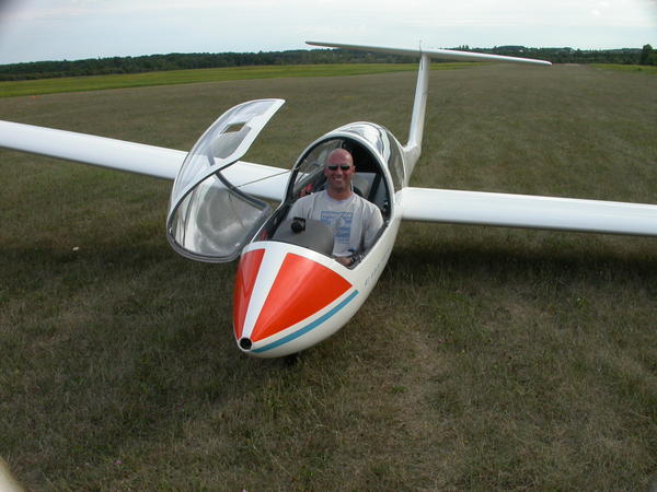 Mark Nosic completes first solo ... at Air Sailing