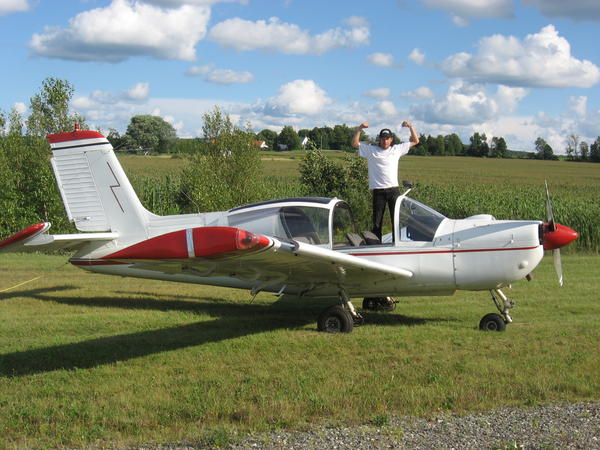 A tribute to the pilots that take us to the clouds (tow pilot Matthieu Lapprand)