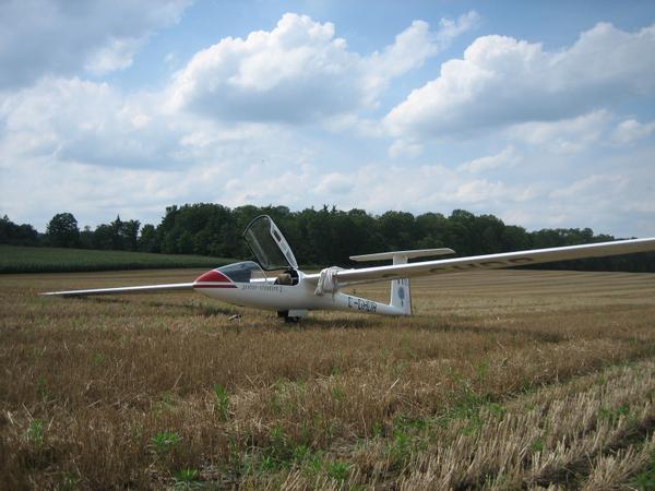 Luke lands out again (don't look at the CU in the sky...)